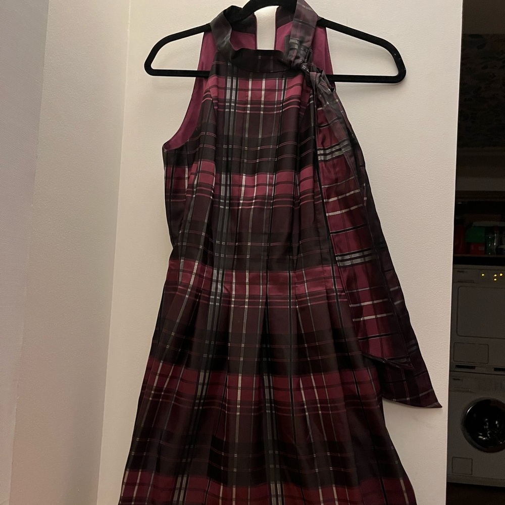 Vince Camuto Red Pleaded Dress Size: 8